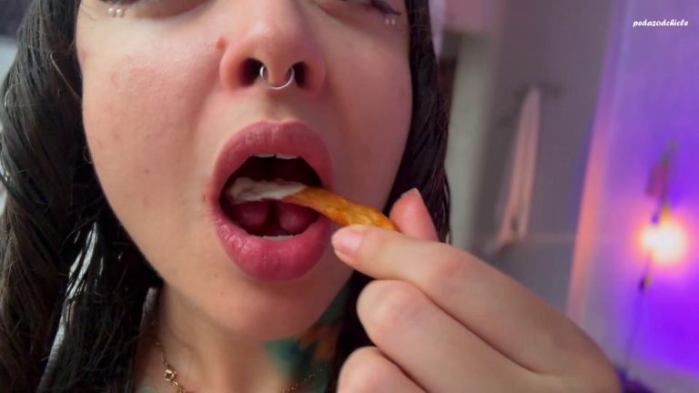 Chicle - Pedazodchicle - Hungry Giant Chews His Food And Burps Then Devours You - Watch Online