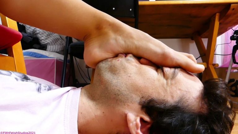 Filth Fetish Studios - Princess Brooke - What Smells Worse My Feet Or My Farts - Watch Online