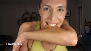 LinaBlackly - Bite Me Lina's Teeth and Bite Marks - Watch Online