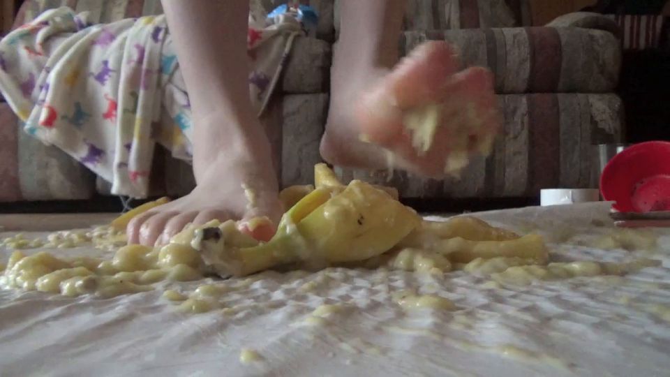 CurvyElvishGirl - Banana Stomping Messy Feet - Watch Online