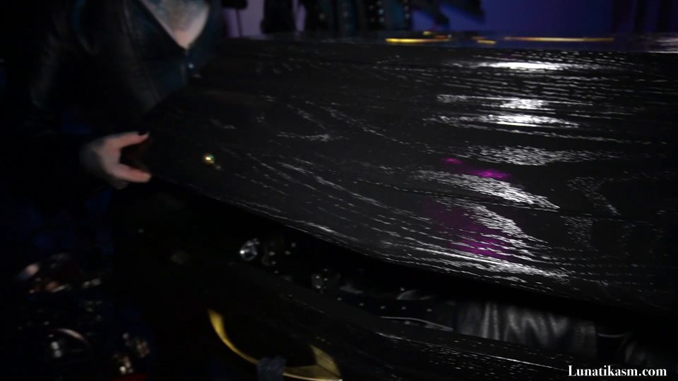 Mistress Lunatika - Electric Play In A Coffin - Watch Online