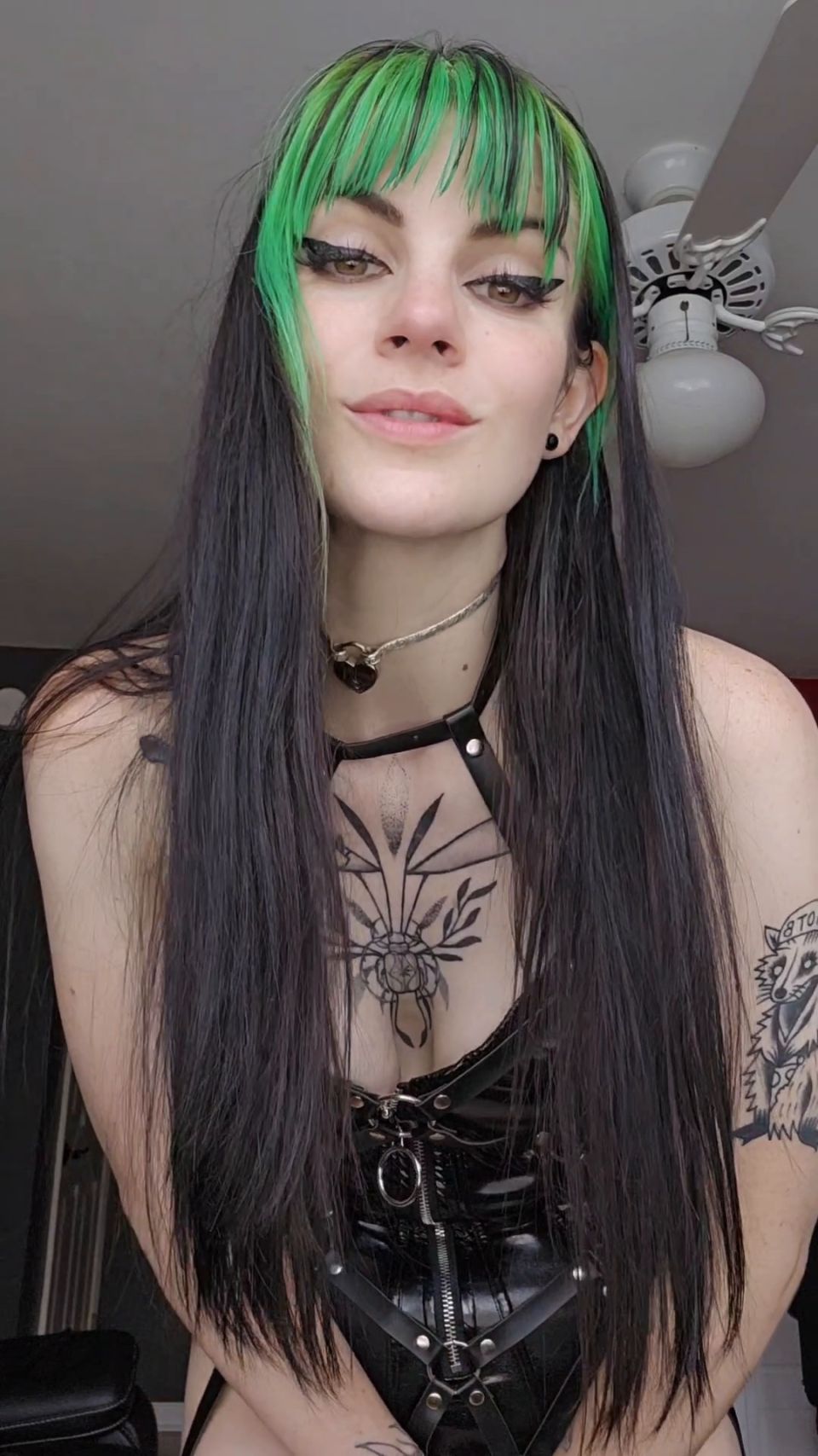 Prettyinpunk92 - I'm the boss now JOE. Cum in own mouth - Watch Online
