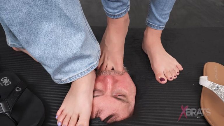 Bratty Foot Girls - Halee Banks, Kristina Babe, Jason Ninja - Sweaty Sandal Foot Cleaner - Watch Online