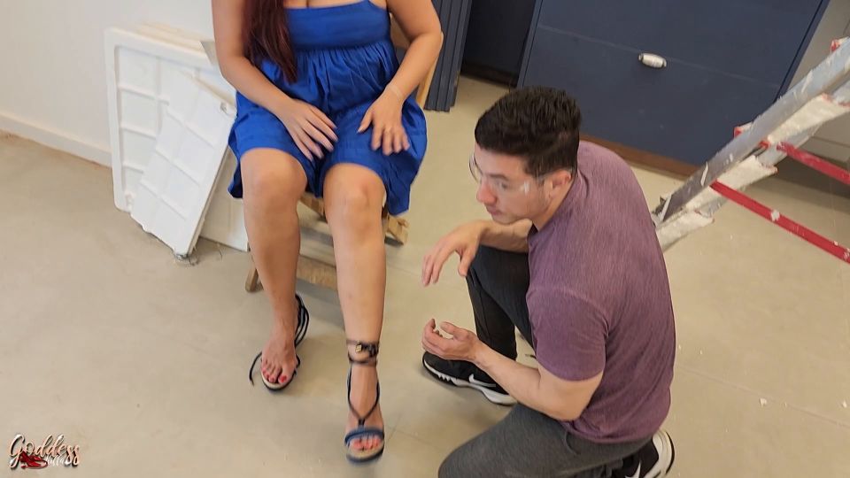 Kiffa Feet - Electricist Foot Pervert Tricks Kiffa Worshipping Her Feet To Finish The Job Foot Fetish Foot Worship Soles Soles Licking - Watch Online