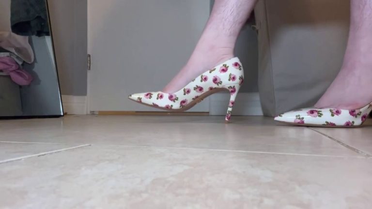 daisywestcoast - Wearing High Heels for Mommy - Watch Online
