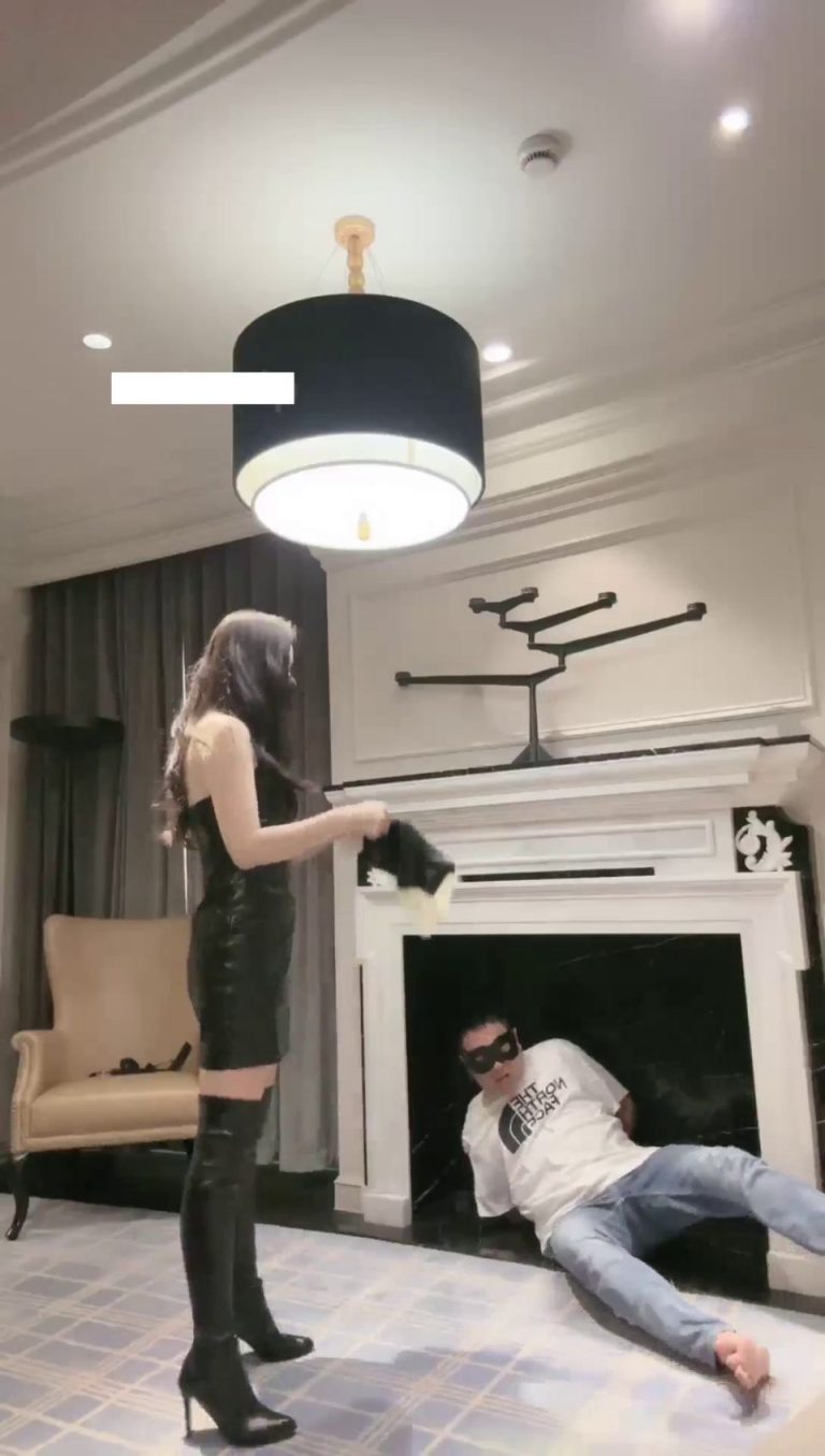 Cnqueens - Goddess Zhuangzhu - Ballbusting Femdom Humiliation - Watch Online