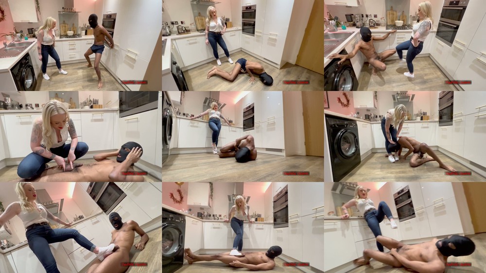 Sadistic Queens - Squishysax - Miss Anna Elite - Kicking and Crushing Your Balls In My Trainers