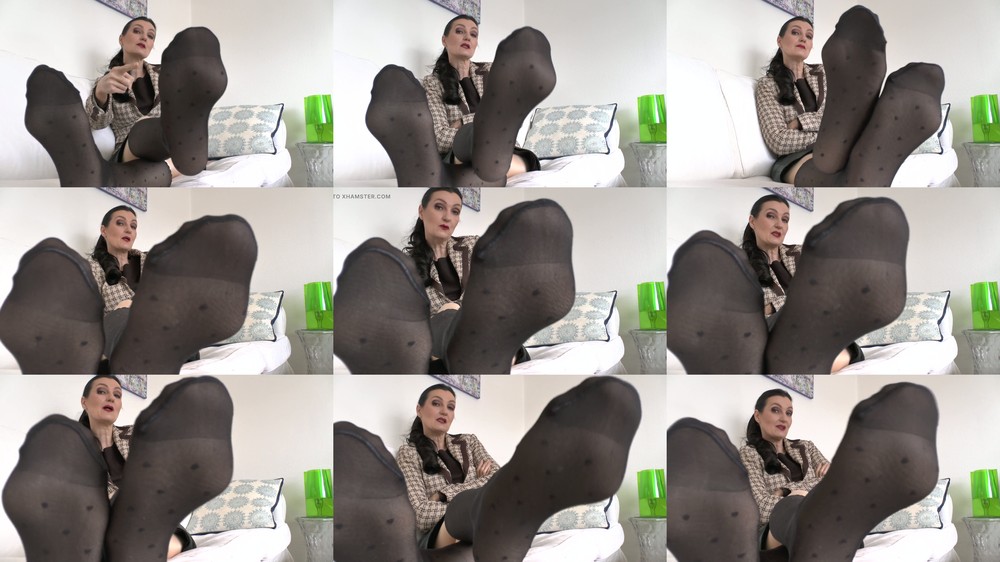 Lady Victoria Valente - Spicy Foot Scents Sniffing Afternoon with Stepmother Sniffing Stinky