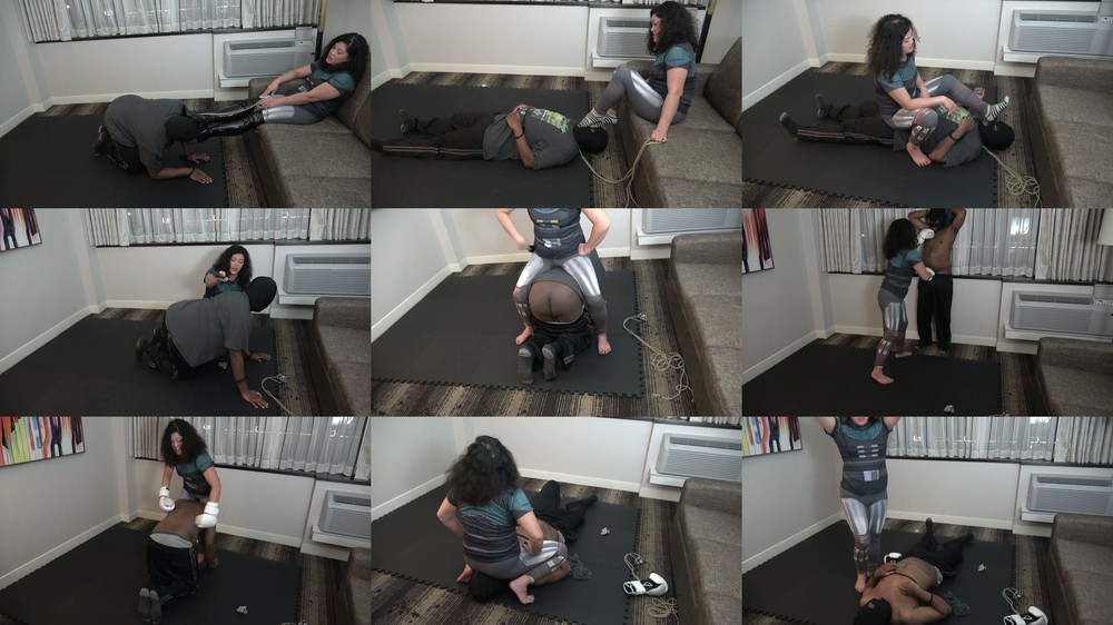 Geeky Femdom - The Kinky Geek - Cara Dunes Slave