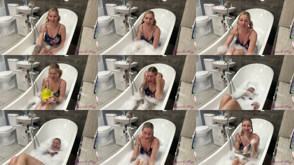 Danielle Maye XXX - Bath time With Balloon And Bubbles