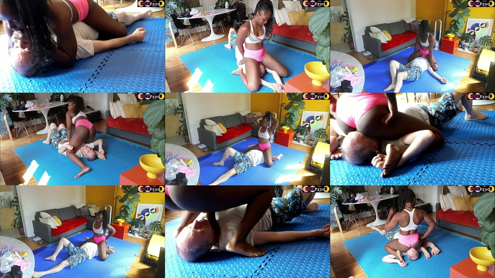 Squeeze N Smother - Lana Luxor Destroys A Newbye With Humiliating Face Sitting