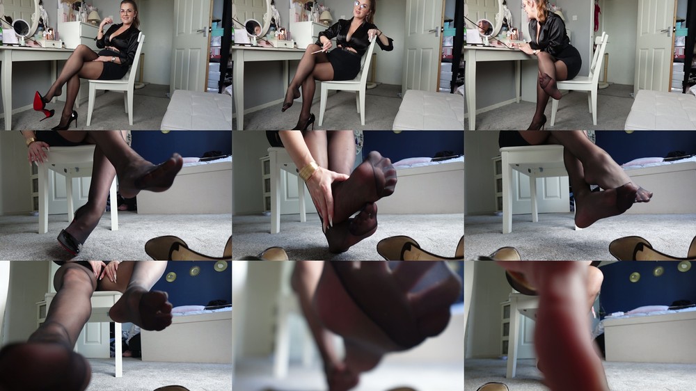 MissesDiscreets - Office pantyhose tease and JOI