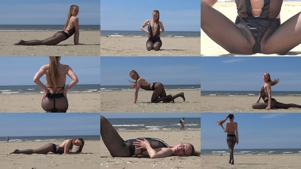 Verona - Black pantyhose on the Beach
