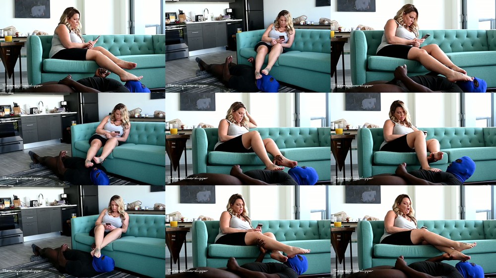 Goddess Jordyns Fetish Closet - Making my slave bring me bfast while I ignore him