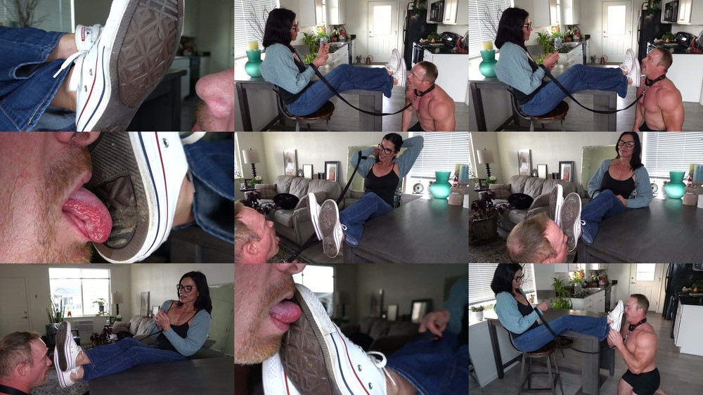 World Goddess - Lick Shht Off The Bottom Of My Sneakers Yes Its Real