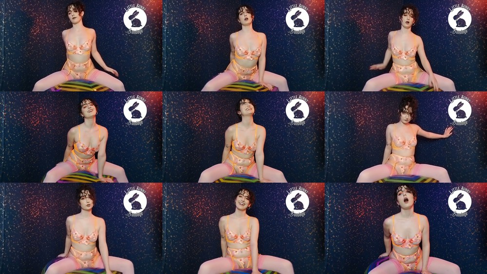 LittleBunnyB - Chill Beachball Humping